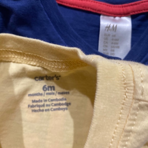 T-shirt / baby clothes Size 6 Months/ One Piece / 2 Piece EUC Carters And H&M - Picture 5 of 5